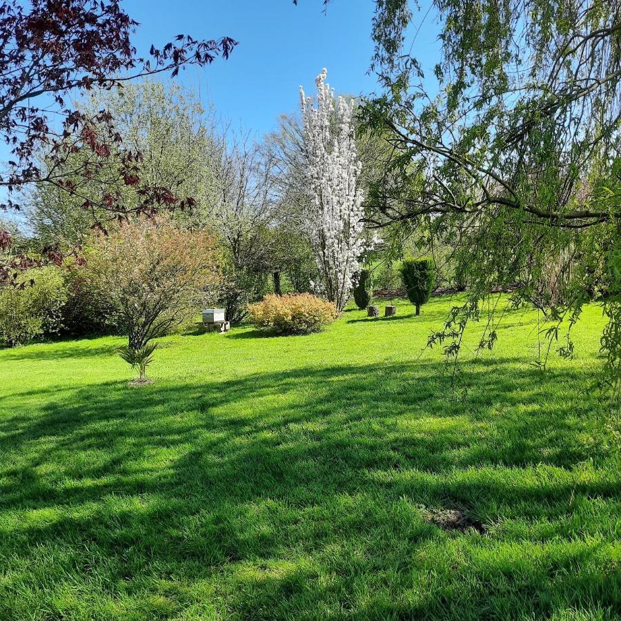 Un petit coin de paradis 2 Clairfontaine Extérieur photo